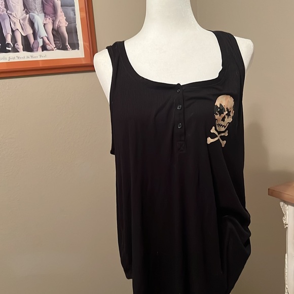 Top - Picture 2 of 4